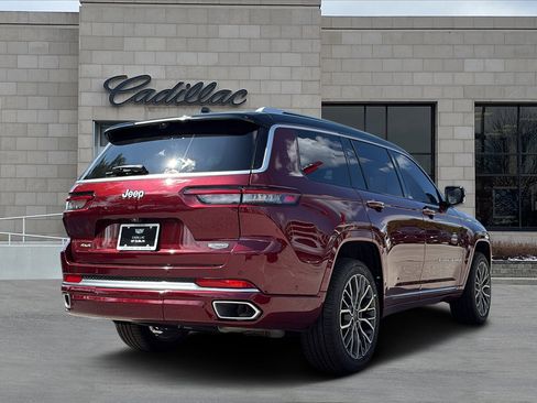 Used 2023 Jeep Grand Cherokee L Summit AWD/4WD image 3
