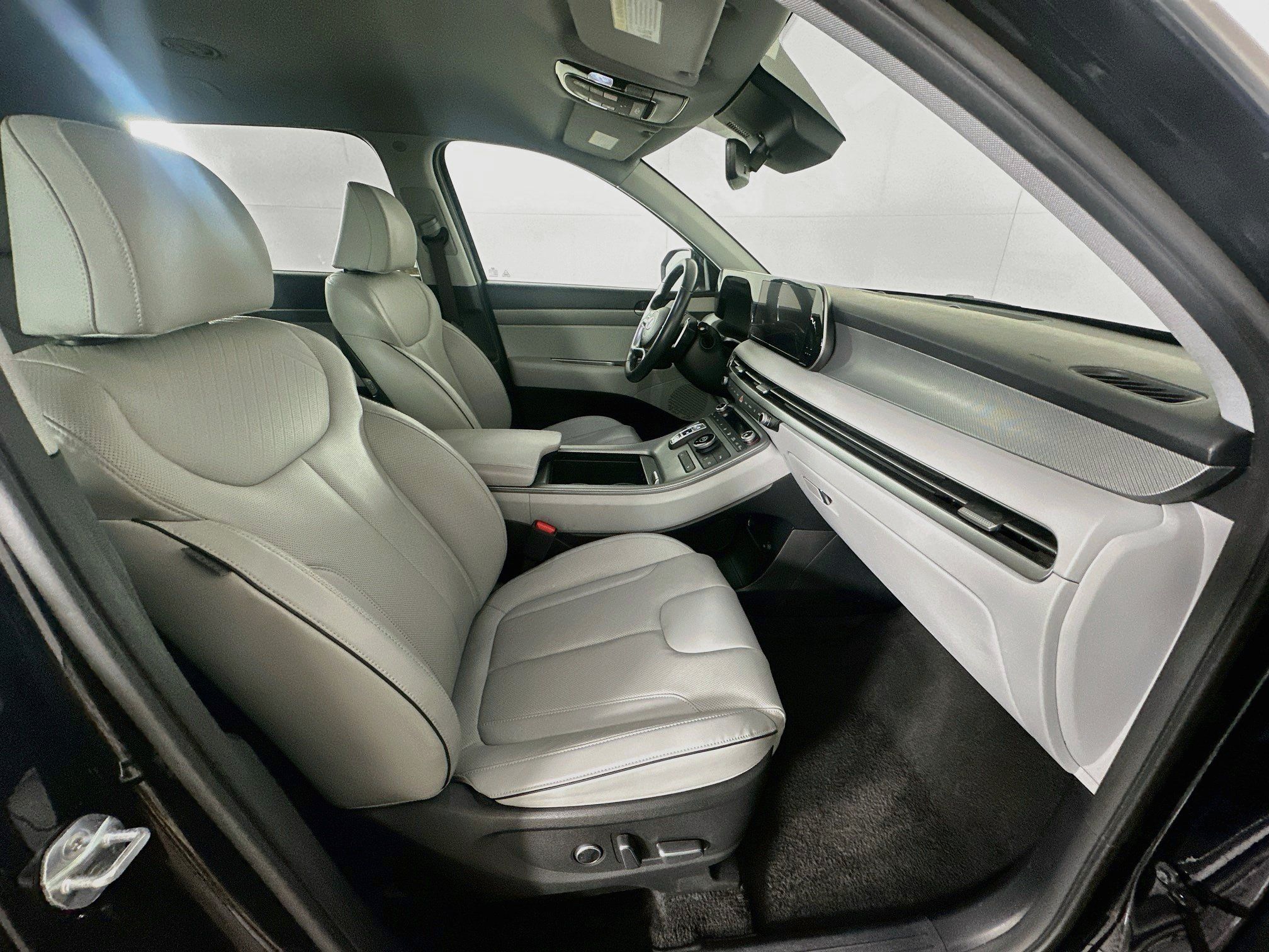 Used 2025 Hyundai Palisade SEL FWD image 34