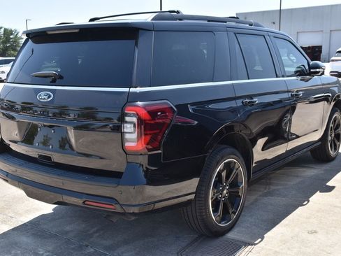 Used 2024 Ford Expedition Limited RWD image 5