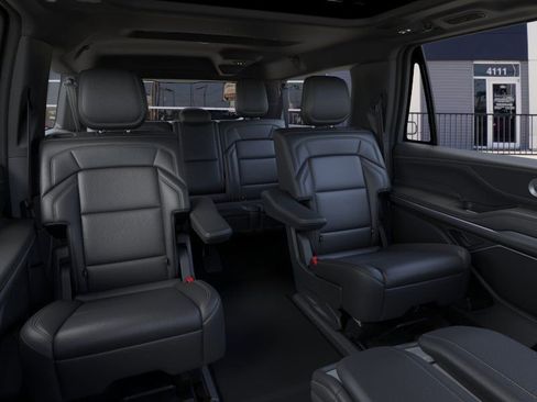 New 2026 Lincoln Navigator L Reserve AWD/4WD image 10