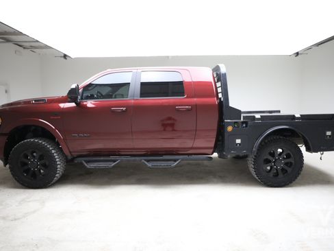 Used 2022 RAM 2500 Laramie w/ Night Edition AWD/4WD image 2