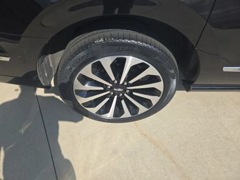 Certified 2023 Lincoln Navigator L Reserve AWD/4WD image 21
