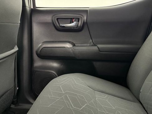 Used 2019 Toyota Tacoma TRD Off-Road image 30