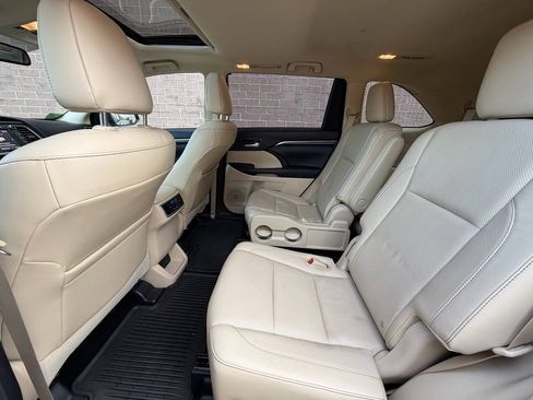 Used 2015 Toyota Highlander Limited image 16
