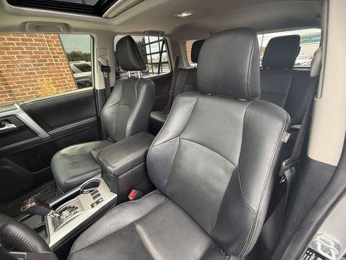 Used 2022 Toyota 4Runner Limited RWD image 16