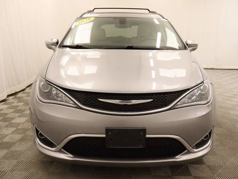Used 2020 Chrysler Pacifica Limited image 4