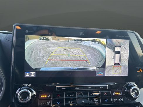 Used 2020 Toyota Highlander Platinum image 11