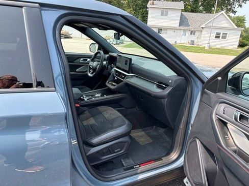 Used 2025 Ford Explorer ST AWD/4WD image 5