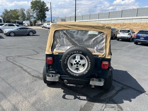 Used 1993 Jeep Wrangler Base 2dr 4WD SUV image 11