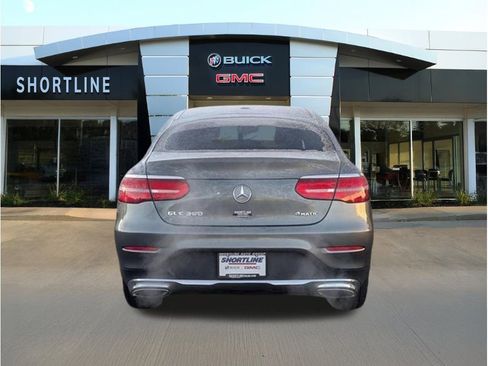 Used 2018 Mercedes-Benz GLC 300 4MATIC Coupe image 4