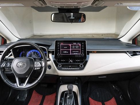 Used 2020 Toyota Corolla XLE image 14