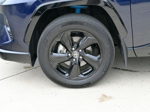 Used 2021 Toyota RAV4 XSE image 9