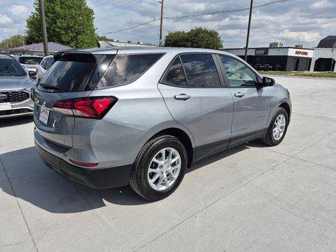 Used 2024 Chevrolet Equinox LS w/ LS Convenience Package AWD/4WD image 6