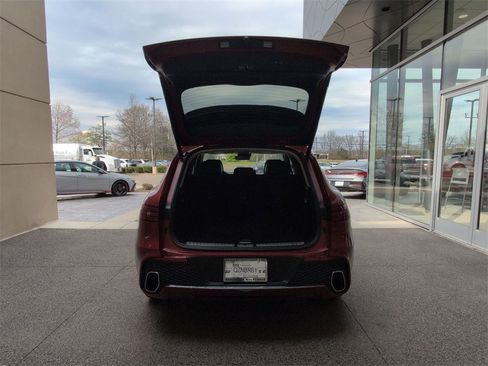 Used 2025 Genesis GV70 2.5T image 5