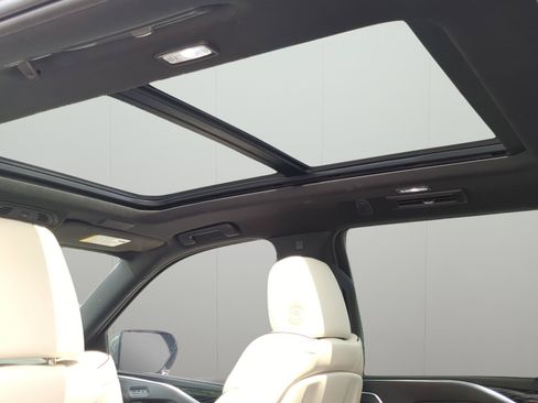 Used 2021 Cadillac Escalade Sport RWD image 20