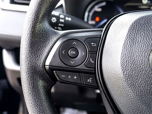 Used 2025 Toyota RAV4 XLE image 18