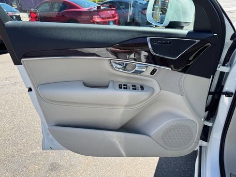 Used 2016 Volvo XC90 T6 Momentum w/ Protection Package Plus AWD/4WD image 38