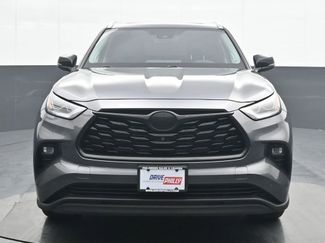 Used 2021 Toyota Highlander Limited AWD/4WD video 1