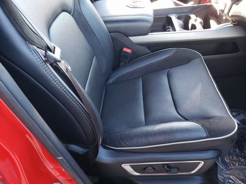 Used 2024 RAM 1500 Laramie image 12