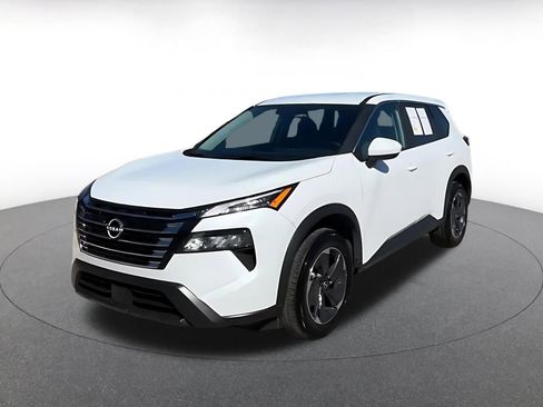 Used 2025 Nissan Rogue SV image 7