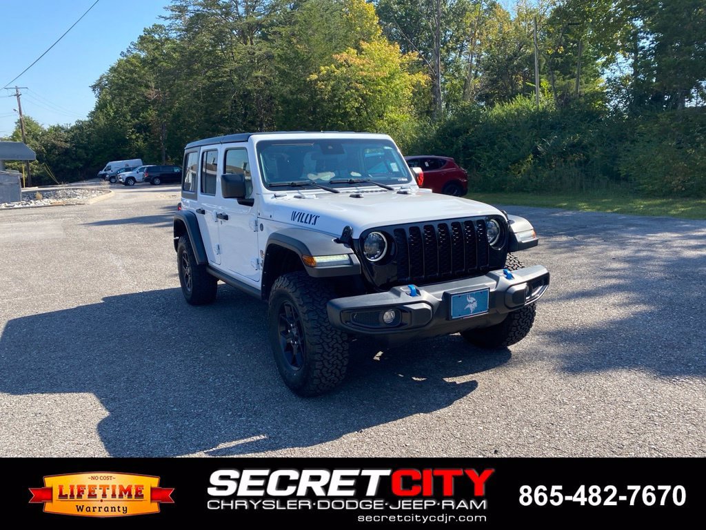 Used 2024 Jeep Wrangler Unlimited AWD/4WD image 3