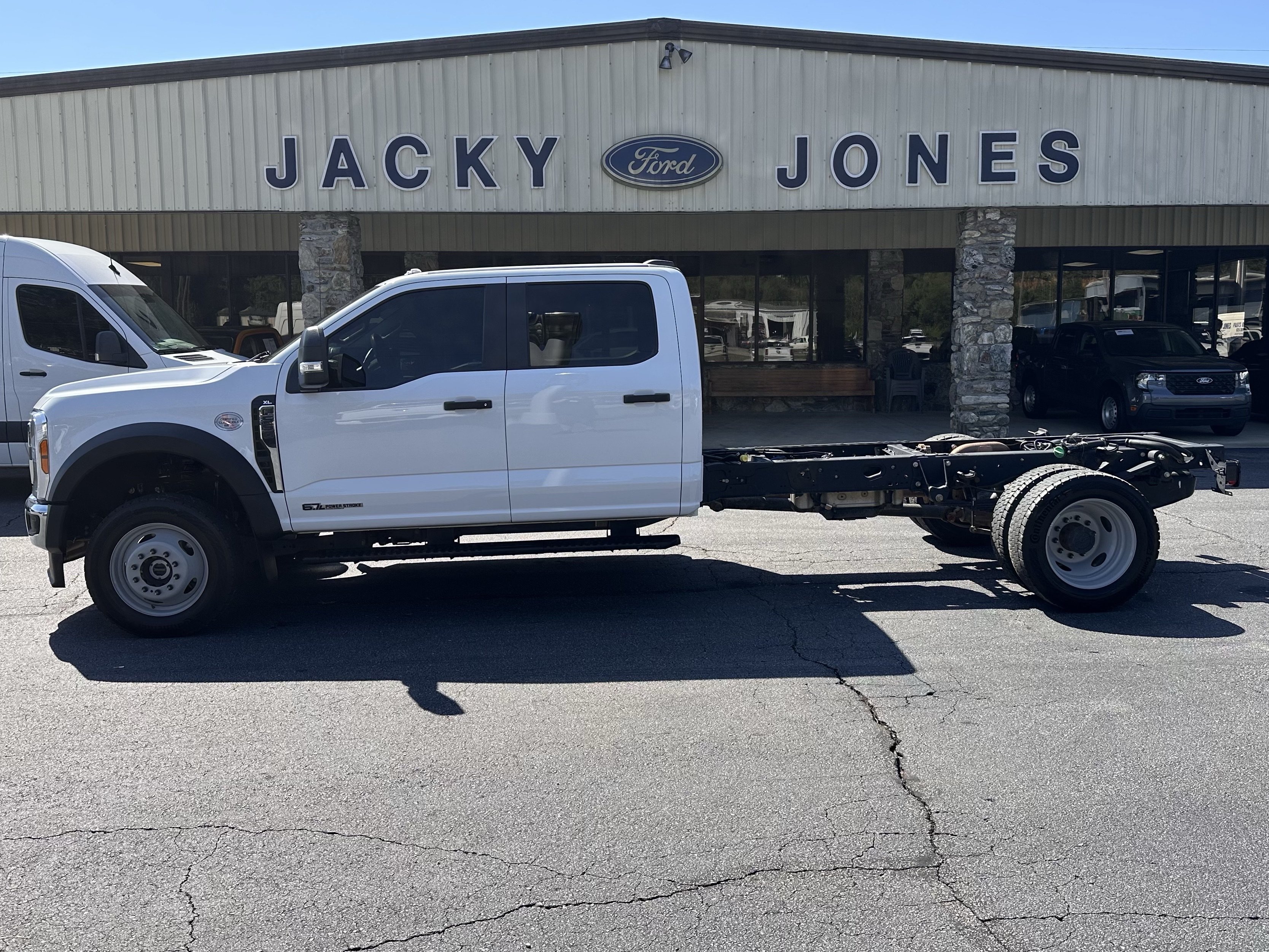 Used 2024 Ford F550 4x4 Crew Cab Super Duty image 1