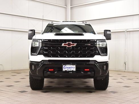 Used 2024 Chevrolet Silverado 2500 ZR2 w/ Technology Package AWD/4WD image 2