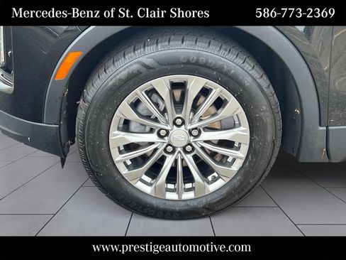 Used 2024 Cadillac XT4 Premium Luxury w/ Cold Weather Package FWD image 11