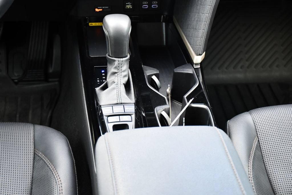 Used 2025 Toyota Camry XLE w/ Premium Plus Package FWD image 33