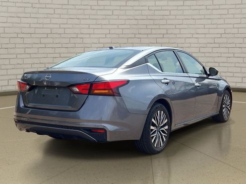 Used 2023 Nissan Altima 2.5 SV FWD image 5