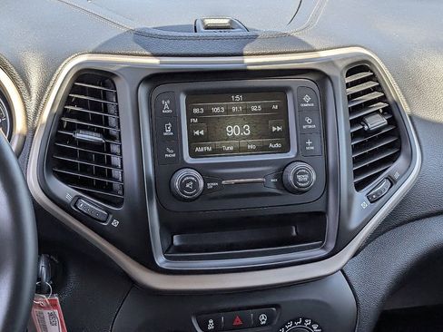 Used 2016 Jeep Cherokee Sport AWD/4WD image 33
