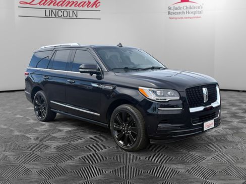 Used 2023 Lincoln Navigator Reserve AWD/4WD image 7