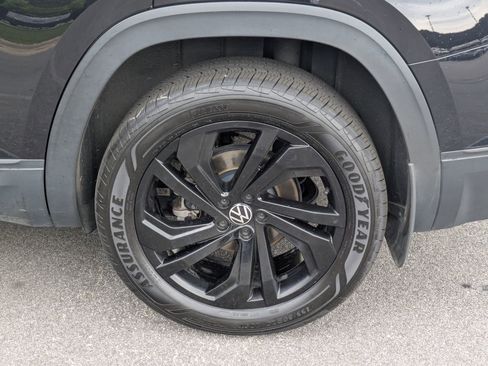 Used 2022 Volkswagen Atlas SE w/ Black Wheel Package FWD image 8