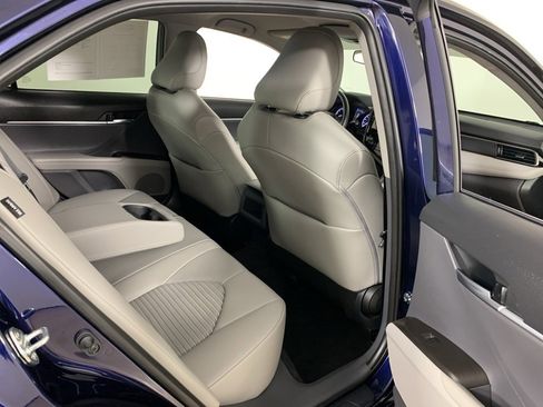 Used 2022 Toyota Camry SE image 36