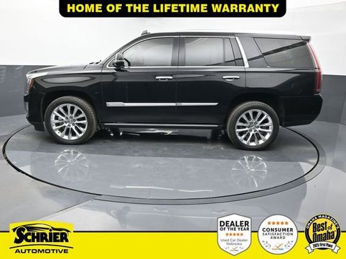 Used 2020 Cadillac Escalade Premium Luxury image 4