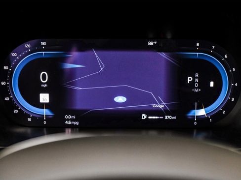 Used 2023 Volvo XC60 B5 Plus image 18