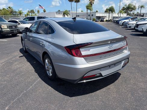 Used 2023 Hyundai Sonata SE FWD image 5