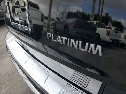 New 2025 Nissan Rogue Platinum w/ Platinum Premium Package image 8
