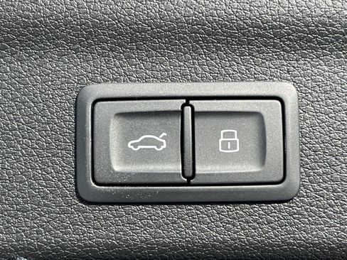 Used 2022 Audi Q3 2.0T Premium w/ Convenience Package image 11