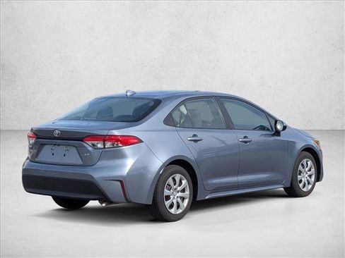 Used 2025 Toyota Corolla LE image 5