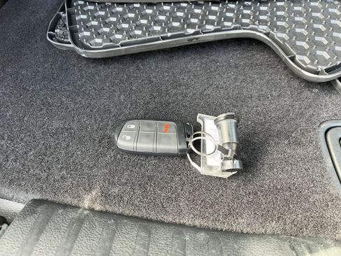 Used 2025 Jeep Compass Trailhawk image 22