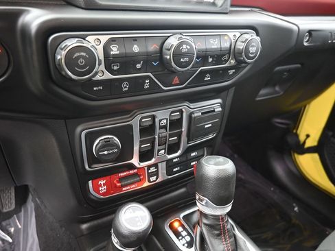 Used 2022 Jeep Wrangler Unlimited Rubicon w/ LED Lighting Group image 14