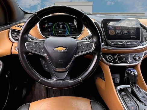 Used 2018 Chevrolet Volt Premier w/ Driver Confidence Package FWD image 5