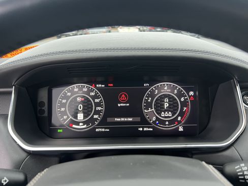 Used 2020 Land Rover Range Rover Sport SVR image 24