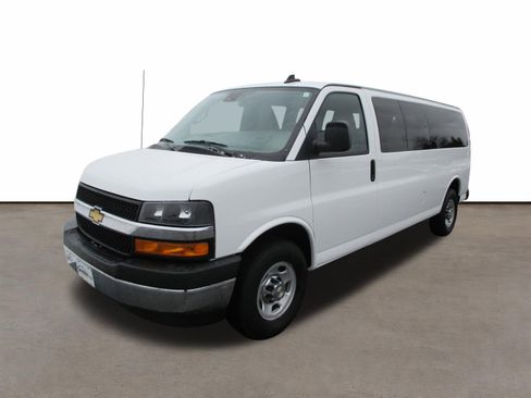 Used 2025 Chevrolet Express 3500 LT w/ LT Preferred Equipment Group image 7