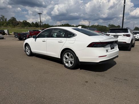 Used 2023 Honda Accord LX image 4