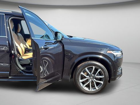 Used 2017 Volvo XC90 T6 Momentum w/ Vision Package AWD/4WD image 27