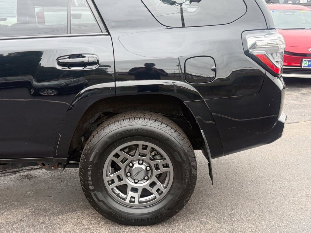 Certified 2020 Toyota 4Runner Venture w/ Moonroof Package AWD/4WD image 4