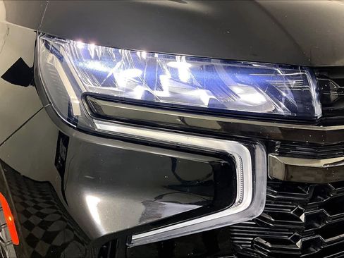 Used 2021 Chevrolet Suburban Z71 w/ Z71 Off-Road Package AWD/4WD image 27
