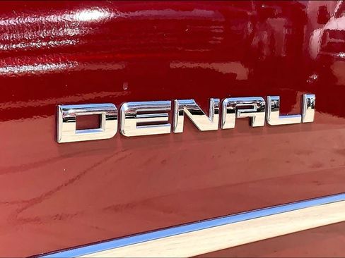 Used 2018 GMC Yukon Denali w/ Denali Ultimate Package AWD/4WD image 10